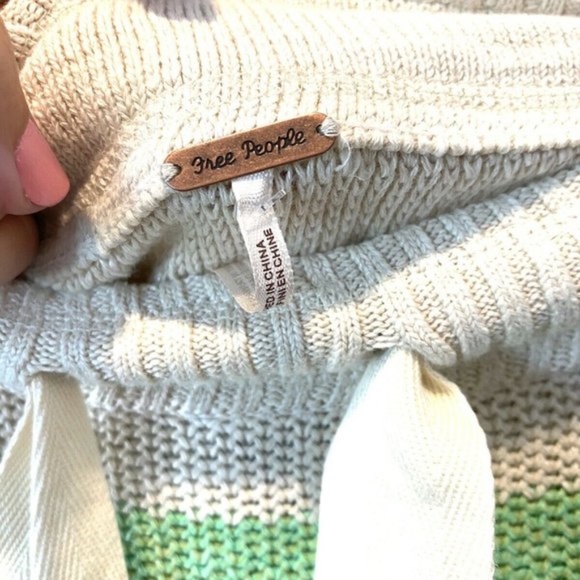 NWOT $148 Free People M Cassidy Off The Shoulder Pullover Knit Sweater Stripe - Picture 8 of 9